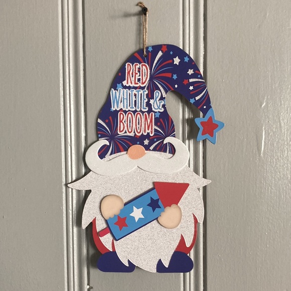 NWT Glittered Patriotic Red White & BOOM 🧨 Gnome Decoration - Picture 7 of 8
